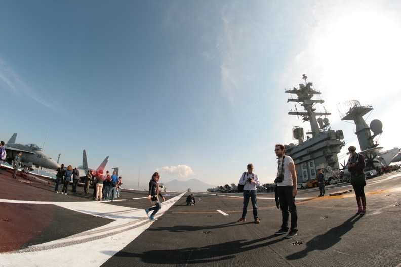 USS-Nimitz_2013-11-01_00041_DAVINO.jpg