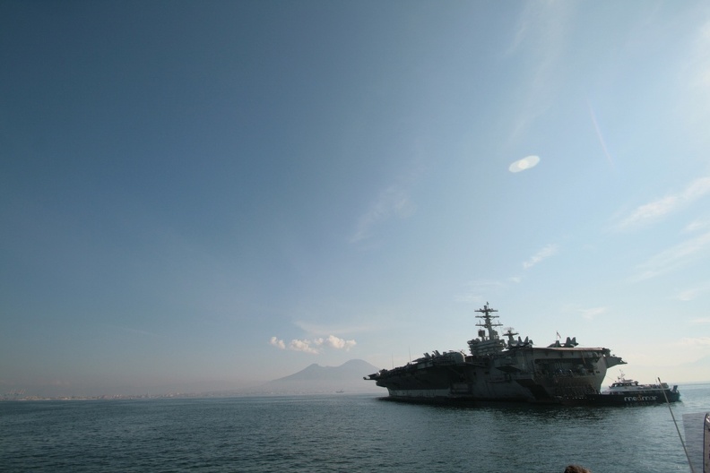 USS-Nimitz_2013-11-01_00016_DAVINO.jpg