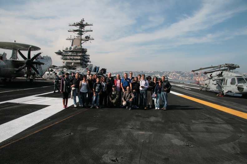 USS-Nimitz_2013-11-01_00053_DAVINO.jpg