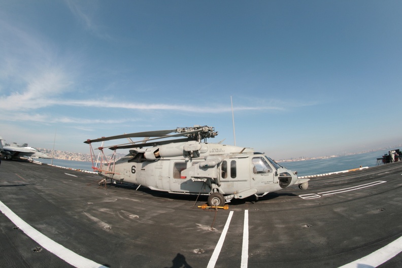 USS-Nimitz_2013-11-01_00045_DAVINO.jpg