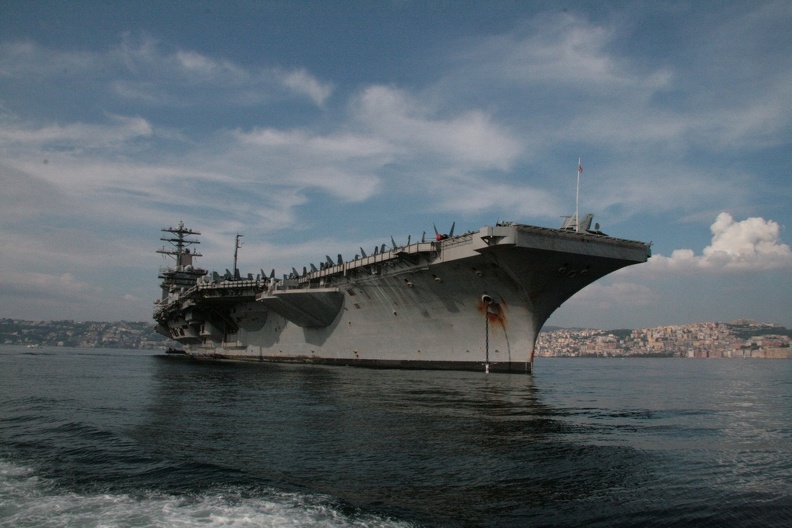 USS-Nimitz_2013-11-01_00092_DAVINO.jpg