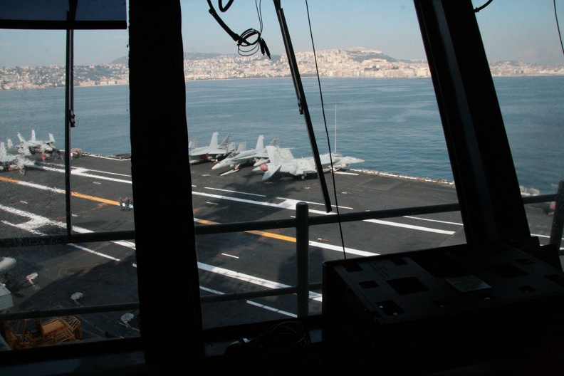 USS-Nimitz_2013-11-01_00064_DAVINO.jpg