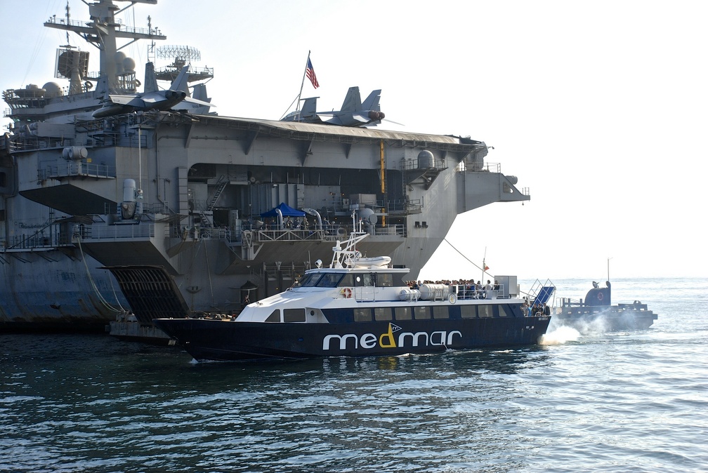 USS-Nimitz 2013-11-01 00022 NOBILI