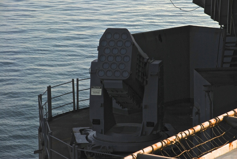 USS-Nimitz_2013-11-01_00046_NOBILI.jpg