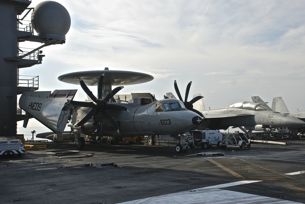 USS-Nimitz 2013-11-01 00034 NOBILI