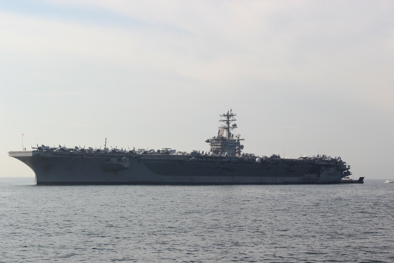 USS-Nimitz_2013-11-0100002_NOSCHESE.jpg