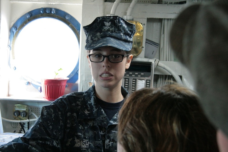 USS-Nimitz_2013-11-01_00083_DAVINO.jpg