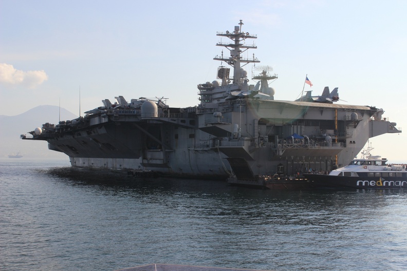 USS-Nimitz_2013-11-0100004_NOSCHESE.jpg