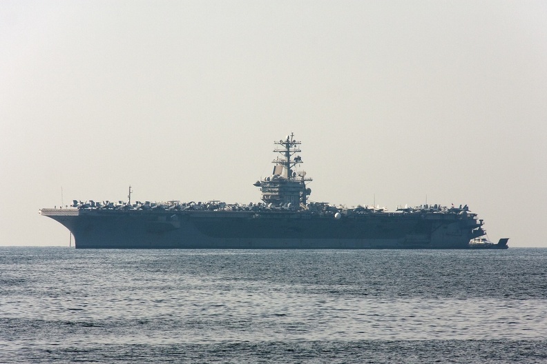 USS-Nimitz_2013-11-01_00001_DIMAURO.jpg