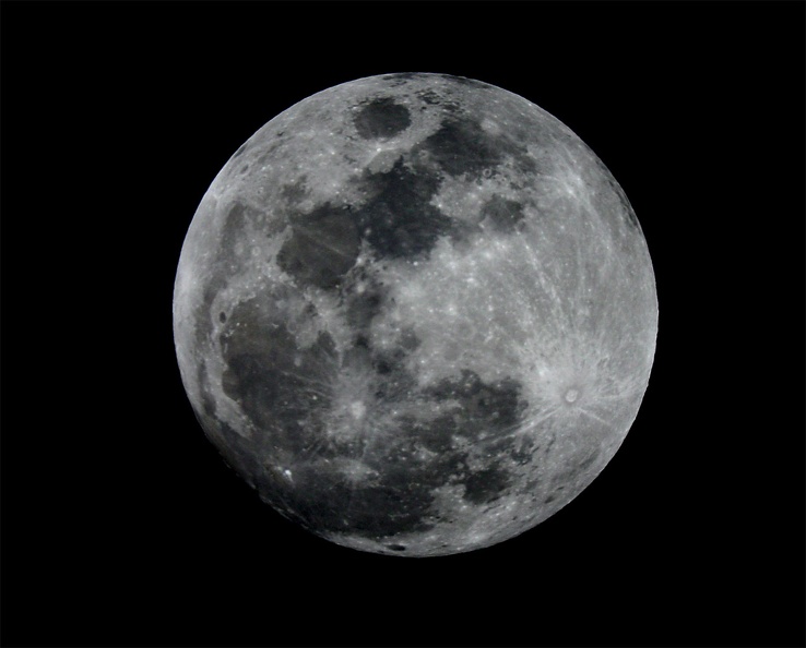 Luna281004.jpg