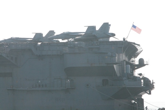 USS-Nimitz 2013-11-01 00011 DAVINO