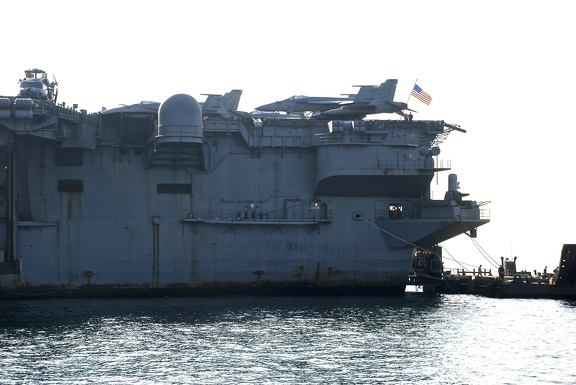 USS-Nimitz 2013-11-01 00014 NOBILI