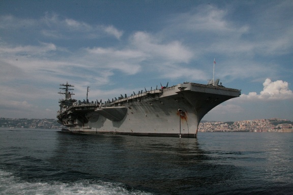 USS-Nimitz 2013-11-01 00092 DAVINO